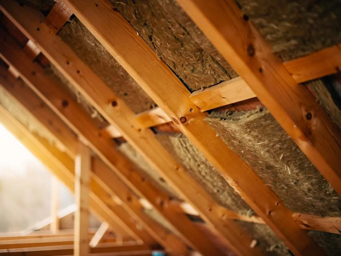 Charpente traditionnelle et isolation des combles sur une maison du Béarn